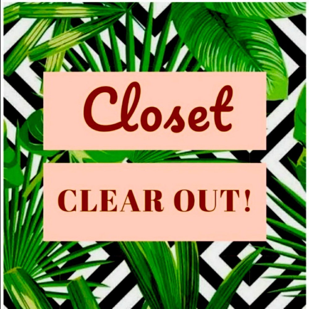 🔆CLOSET CLEAR OUT OFFER AND SAVE🔆